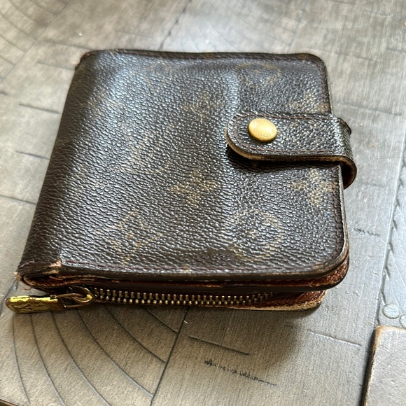 Louis Vuitton Handbags - Louis Vuitton Monogram Compact Brown Zip & Snap Wallet